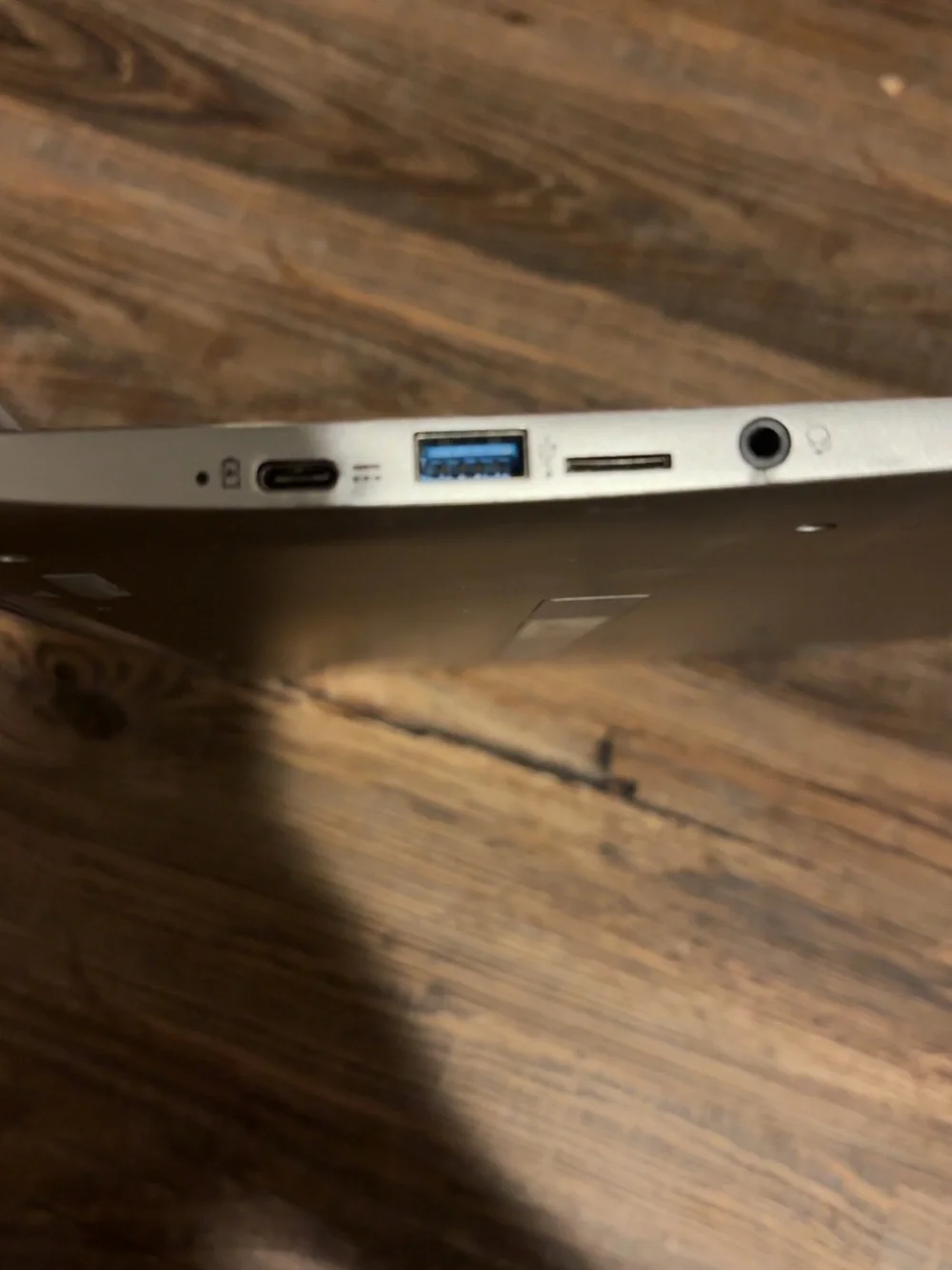 Acer touchscreen Silver Laptop with Black Keys and Large Trackpad